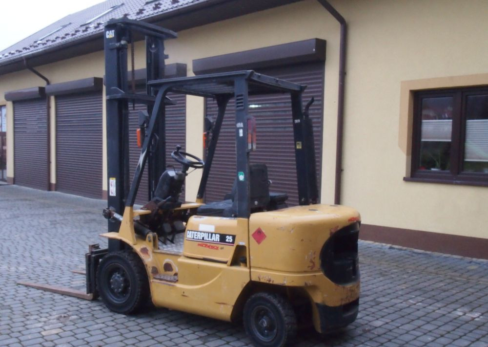 Wózek widłowy Catepillar DP25K 2002 DUPLEX - Diiseltõstuk: pilt 4 Wózek widłowy Catepillar DP25K 2002 DUPLEX - Diiseltõstuk: pilt 4