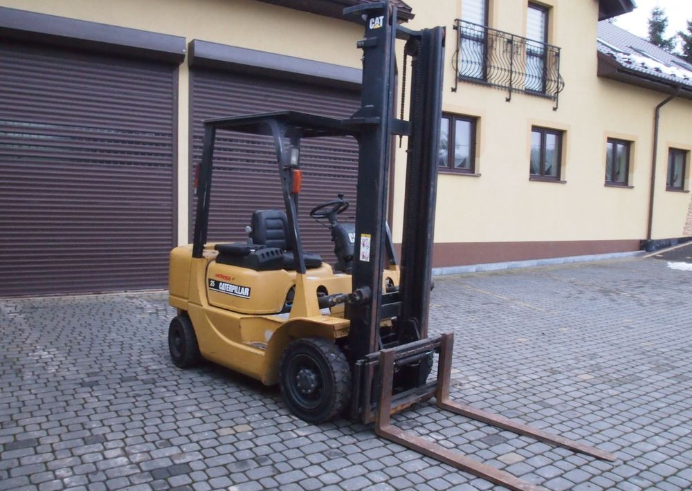 Wózek widłowy Catepillar DP25K 2002 DUPLEX - Diiseltõstuk: pilt 3 Wózek widłowy Catepillar DP25K 2002 DUPLEX - Diiseltõstuk: pilt 3