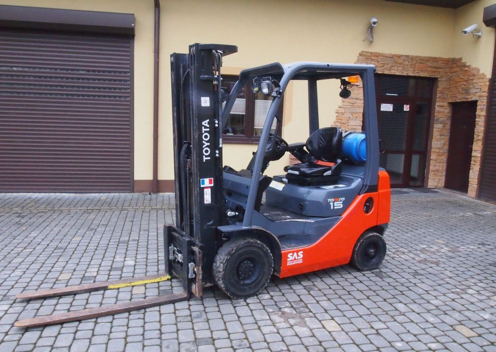 Wózek widłowy Toyota 8FGF15 2018 TRIPLEX system SAS (blokowanie tylnej osi) - Gaasitõstuk: pilt 1 Wózek widłowy Toyota 8FGF15 2018 TRIPLEX system SAS (blokowanie tylnej osi) - Gaasitõstuk: pilt 1