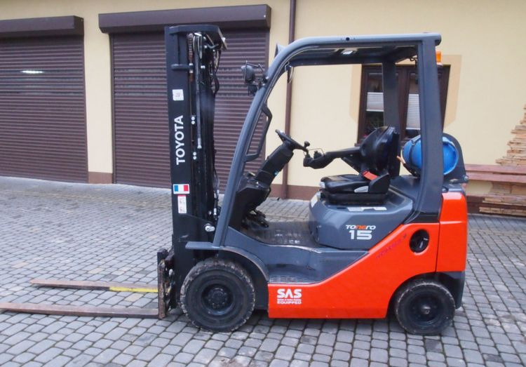Wózek widłowy Toyota 8FGF15 2018 TRIPLEX system SAS (blokowanie tylnej osi) - Gaasitõstuk: pilt 3 Wózek widłowy Toyota 8FGF15 2018 TRIPLEX system SAS (blokowanie tylnej osi) - Gaasitõstuk: pilt 3