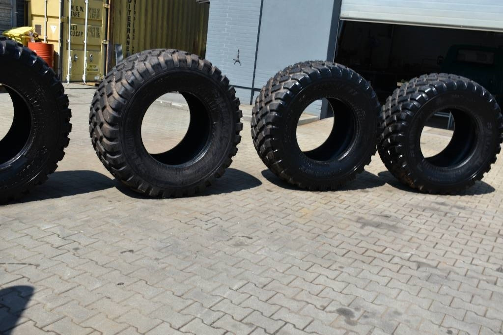 Alliance 600/55R26.5 / 882/ 165D /Steel Belted TL - Rehv - Põllutööseade: pilt 2 Alliance 600/55R26.5 / 882/ 165D /Steel Belted TL - Rehv - Põllutööseade: pilt 2