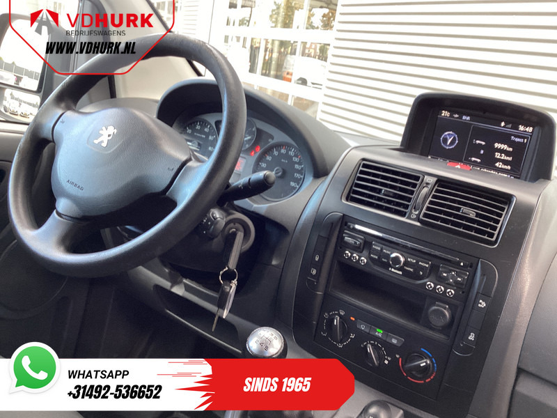 Peugeot Expert 2.0 HDI 130 pk L2 Dubbel Cabine DC EXPORT Airco/ Cruise/ Navi/ PDC/ Trekhaak - Väike kaubik, Meeskonnaauto: pilt 3 Peugeot Expert 2.0 HDI 130 pk L2 Dubbel Cabine DC EXPORT Airco/ Cruise/ Navi/ PDC/ Trekhaak - Väike kaubik, Meeskonnaauto: pilt 3