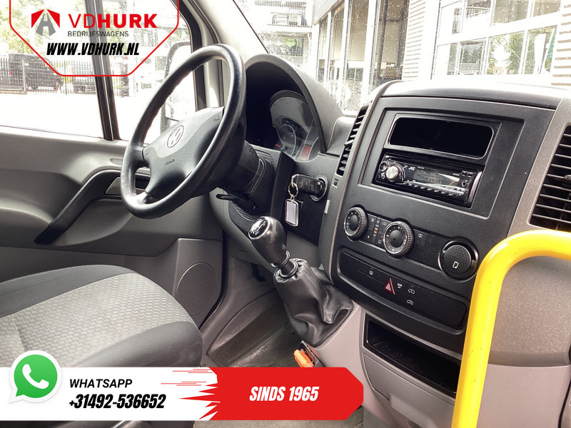 Volkswagen Crafter 35 2.0 TDI L3H2 EXPORT ONLY! €9.559 incl BTW/BPM Rolstoellift/ 9 Pers/ 9P/ Sidebars/ Rearbar/ Airco - Väikebuss, Mikrobuss: pilt 3 Volkswagen Crafter 35 2.0 TDI L3H2 EXPORT ONLY! €9.559 incl BTW/BPM Rolstoellift/ 9 Pers/ 9P/ Sidebars/ Rearbar/ Airco - Väikebuss, Mikrobuss: pilt 3