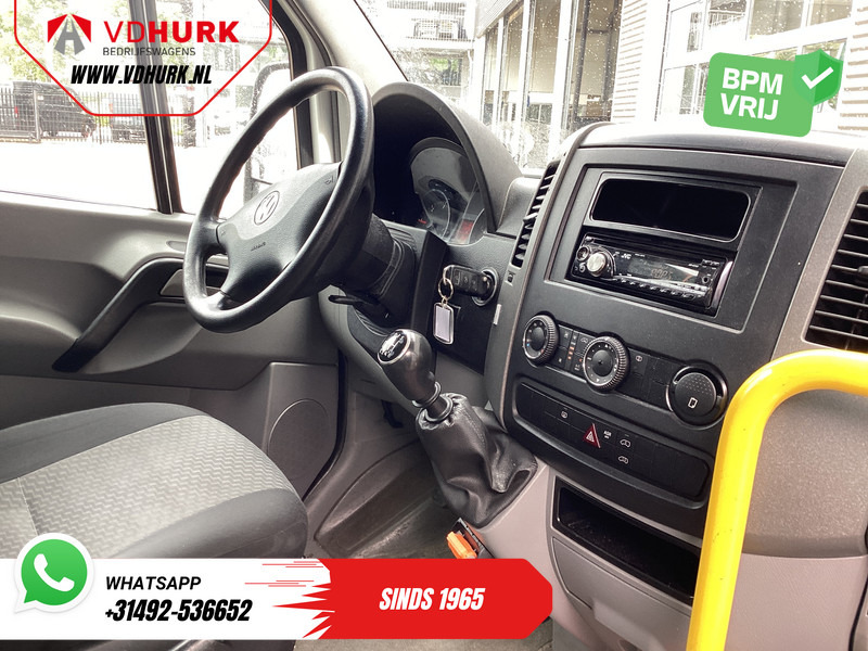 Volkswagen Crafter 35 2.0 TDI L3H2 EXPORT ONLY! €9.559 incl BTW/BPM Rolstoellift/ 9 Pers/ 9P/ Sidebars/ Rearbar/ Airco - Väikebuss, Mikrobuss: pilt 3 Volkswagen Crafter 35 2.0 TDI L3H2 EXPORT ONLY! €9.559 incl BTW/BPM Rolstoellift/ 9 Pers/ 9P/ Sidebars/ Rearbar/ Airco - Väikebuss, Mikrobuss: pilt 3