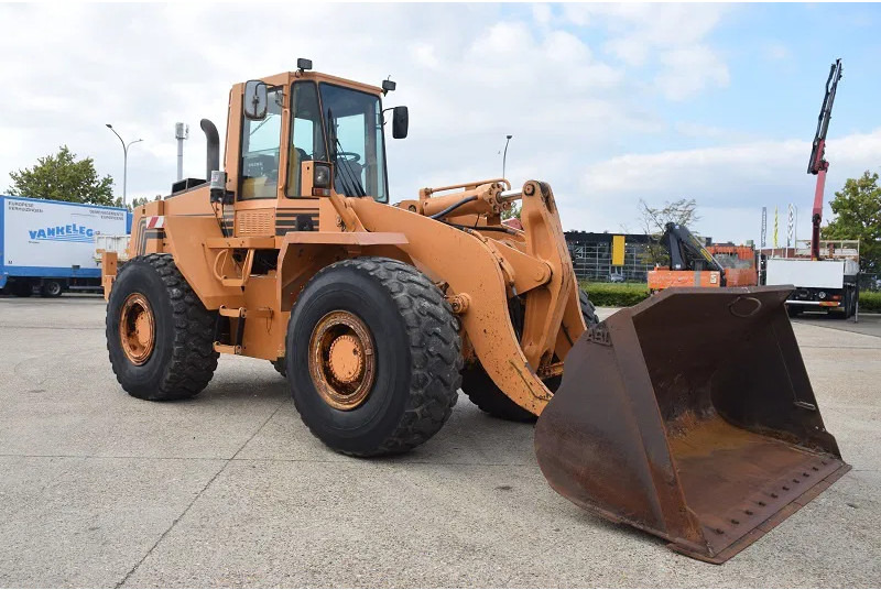 Case 821B - Rataslaadur: pilt 5 Case 821B - Rataslaadur: pilt 5