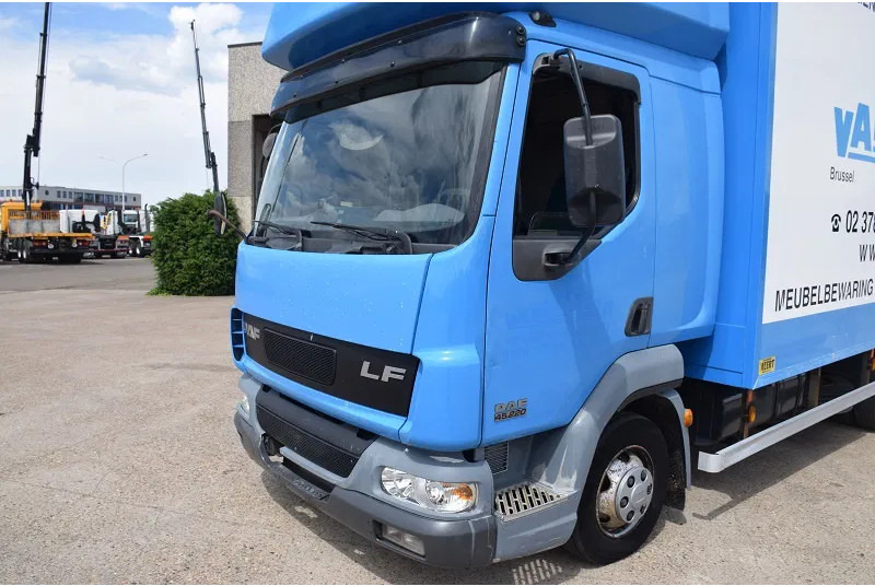 DAF LF 220 LF45 220 - Kasti veoauto: pilt 3 DAF LF 220 LF45 220 - Kasti veoauto: pilt 3