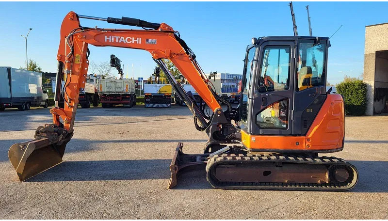 Hitachi ZX65USB-5A CLR - Lintekskavaator: pilt 2 Hitachi ZX65USB-5A CLR - Lintekskavaator: pilt 2