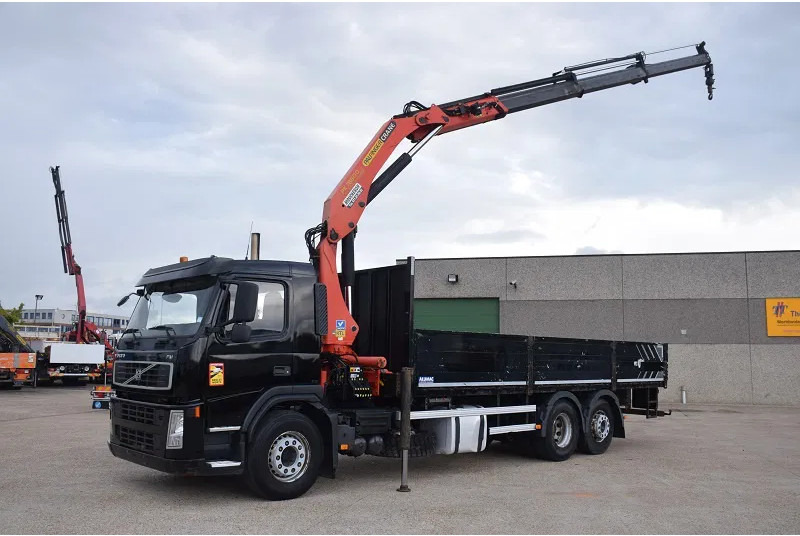 Volvo FM 330 - Kraanaga veoauto: pilt 1 Volvo FM 330 - Kraanaga veoauto: pilt 1