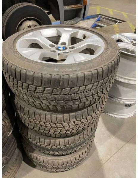 BMW *BMW velgen met Brigdestone banden *225/50 R17 - Rehvid ja veljed - Auto: pilt 1 BMW *BMW velgen met Brigdestone banden *225/50 R17 - Rehvid ja veljed - Auto: pilt 1