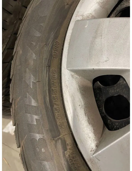 Bridgestone *Mercedes deksels met banden*205/55R16 - Rehvid ja veljed - Auto: pilt 4 Bridgestone *Mercedes deksels met banden*205/55R16 - Rehvid ja veljed - Auto: pilt 4