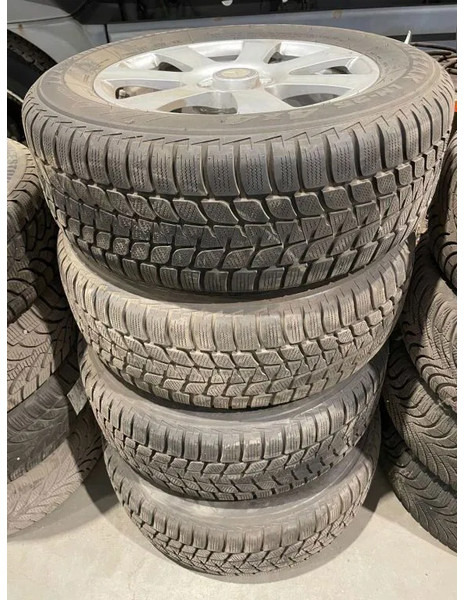 Bridgestone *Mercedes velgen 17 inch met Bridgestone banden*235/60 R17 - Rehvid ja veljed - Auto: pilt 1 Bridgestone *Mercedes velgen 17 inch met Bridgestone banden*235/60 R17 - Rehvid ja veljed - Auto: pilt 1