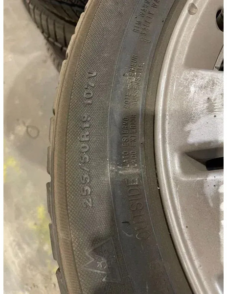 Kumho Kumho banden met Mercedes velgen 255/50 R19 107V - Rehvid ja veljed - Auto: pilt 4 Kumho Kumho banden met Mercedes velgen 255/50 R19 107V - Rehvid ja veljed - Auto: pilt 4
