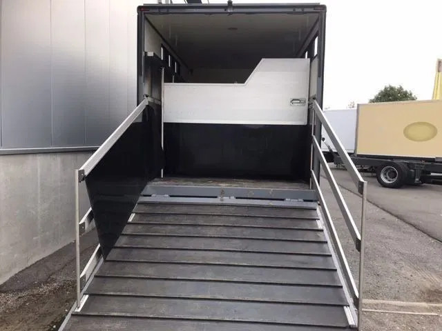 Mercedes-Benz Atego 1018 *Cruise control*Airco*Achteruitrijcamera*elektrische ruiten - Hobuseauto: pilt 3 Mercedes-Benz Atego 1018 *Cruise control*Airco*Achteruitrijcamera*elektrische ruiten - Hobuseauto: pilt 3