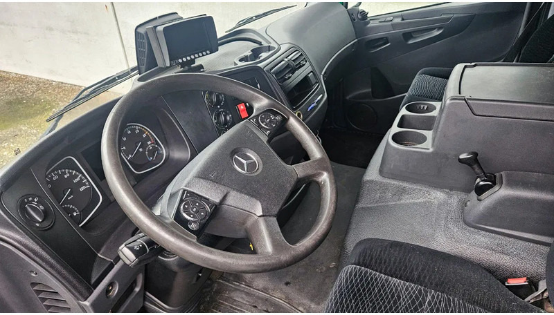 Mercedes-Benz Atego 1018 *L*Achteruitrijcamera*Automaat*Airco*Dhollandia Laadbrug*7149cm - Veoauto: pilt 4 Mercedes-Benz Atego 1018 *L*Achteruitrijcamera*Automaat*Airco*Dhollandia Laadbrug*7149cm - Veoauto: pilt 4