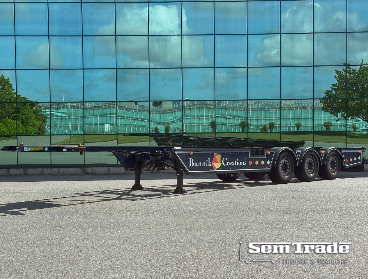Burg BPO 13-27 Ccxlx 40" Galvanised Super Chassis SAF Axles Disc Brakes 2x Lift Axles 3 Pieces IN Stock Super Condition - Konteinerveduk/ Tõstukiga poolhaagis: pilt 1 Burg BPO 13-27 Ccxlx 40" Galvanised Super Chassis SAF Axles Disc Brakes 2x Lift Axles 3 Pieces IN Stock Super Condition - Konteinerveduk/ Tõstukiga poolhaagis: pilt 1