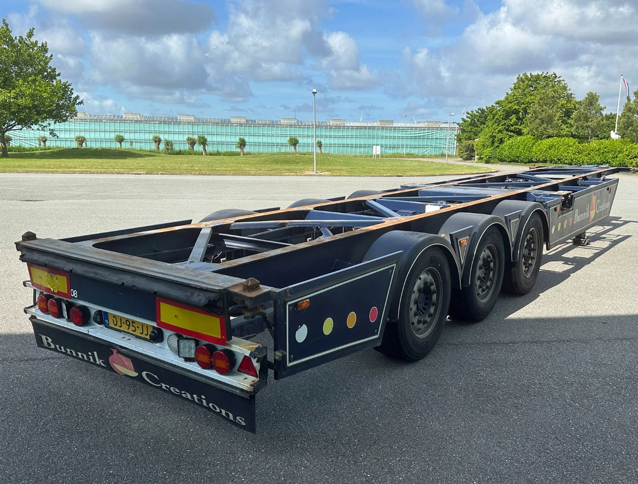 Burg BPO 13-27 Ccxlx 40" Galvanised Super Chassis SAF Axles Disc Brakes 2x Lift Axles 3 Pieces IN Stock Super Condition - Konteinerveduk/ Tõstukiga poolhaagis: pilt 4 Burg BPO 13-27 Ccxlx 40" Galvanised Super Chassis SAF Axles Disc Brakes 2x Lift Axles 3 Pieces IN Stock Super Condition - Konteinerveduk/ Tõstukiga poolhaagis: pilt 4