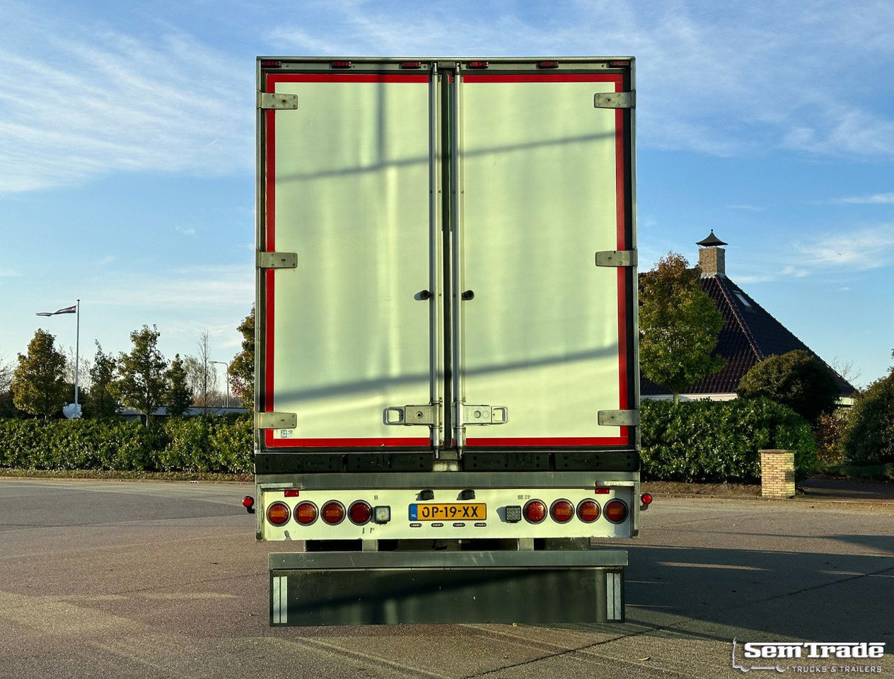 Chereau Renders Carrier Maxima 1300 2X Steering Axle 1X Lift Axle Disc Brakes - Külmutiga poolhaagis: pilt 4 Chereau Renders Carrier Maxima 1300 2X Steering Axle 1X Lift Axle Disc Brakes - Külmutiga poolhaagis: pilt 4