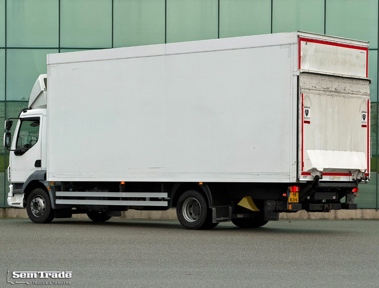 DAF LF 55.250 Euro 5 Schuster BOX 720x250x280 CM Inside Airco Tail Lift - Kasti veoauto: pilt 3 DAF LF 55.250 Euro 5 Schuster BOX 720x250x280 CM Inside Airco Tail Lift - Kasti veoauto: pilt 3