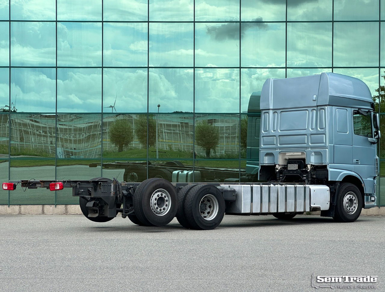 DAF XF 480 FAR SSC Euro 6 978.000 KM Park Airco 2X Tanks TOP Condition - Kabiinišassiiga veoauto: pilt 4 DAF XF 480 FAR SSC Euro 6 978.000 KM Park Airco 2X Tanks TOP Condition - Kabiinišassiiga veoauto: pilt 4