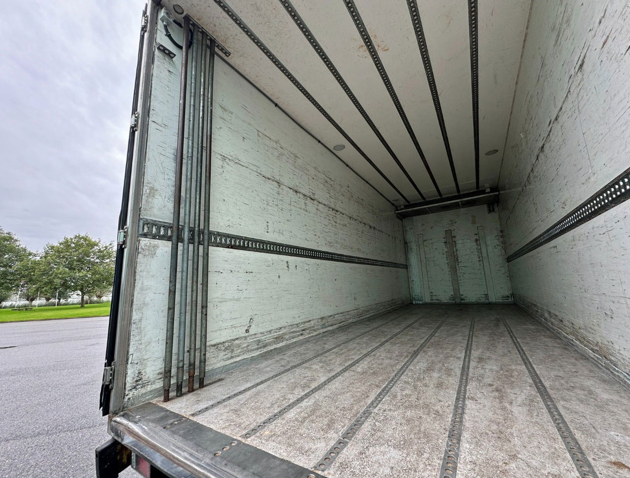 Furgoonjärelhaagis DRACO MZS 218 Wipkar 750 x 250 x 290 CM Inside Tail Lift 2021 TRS Iceland TOP Condition NL Trailertrailer: pilt 13 Furgoonjärelhaagis DRACO MZS 218 Wipkar 750 x 250 x 290 CM Inside Tail Lift 2021 TRS Iceland TOP Condition NL Trailertrailer: pilt 13