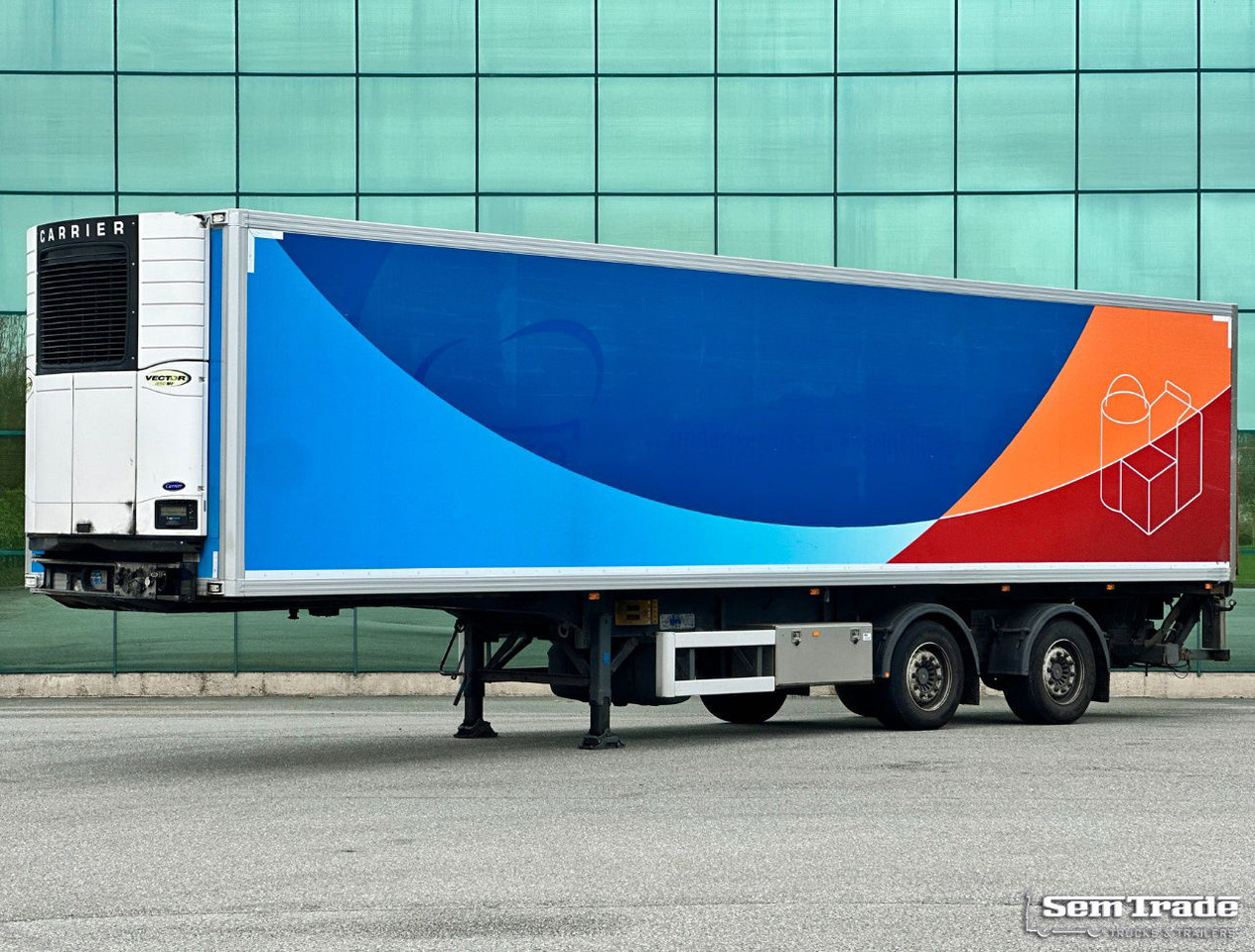 Gray and Adams City Trailer Carrier Vector 1850 MT TRI-Temp Tail Lift Side Door Steering Axle 3 Pieces Available - Külmutiga poolhaagis: pilt 1 Gray and Adams City Trailer Carrier Vector 1850 MT TRI-Temp Tail Lift Side Door Steering Axle 3 Pieces Available - Külmutiga poolhaagis: pilt 1