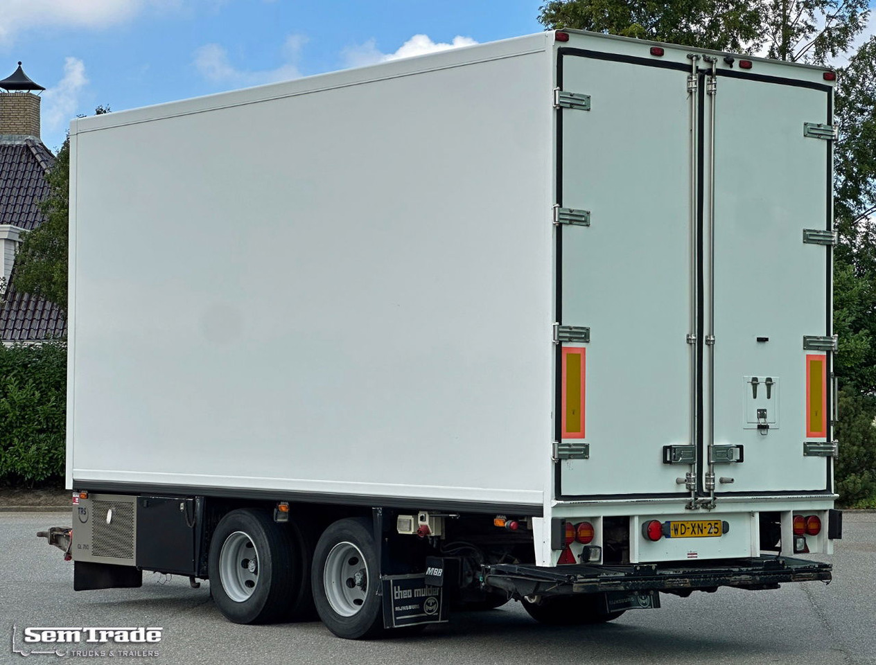 KMA 2 Axle Kees Mulder Isolated BOX Tail Lift Side Door Drum Brakes - Külmikjärelhaagis: pilt 3 KMA 2 Axle Kees Mulder Isolated BOX Tail Lift Side Door Drum Brakes - Külmikjärelhaagis: pilt 3