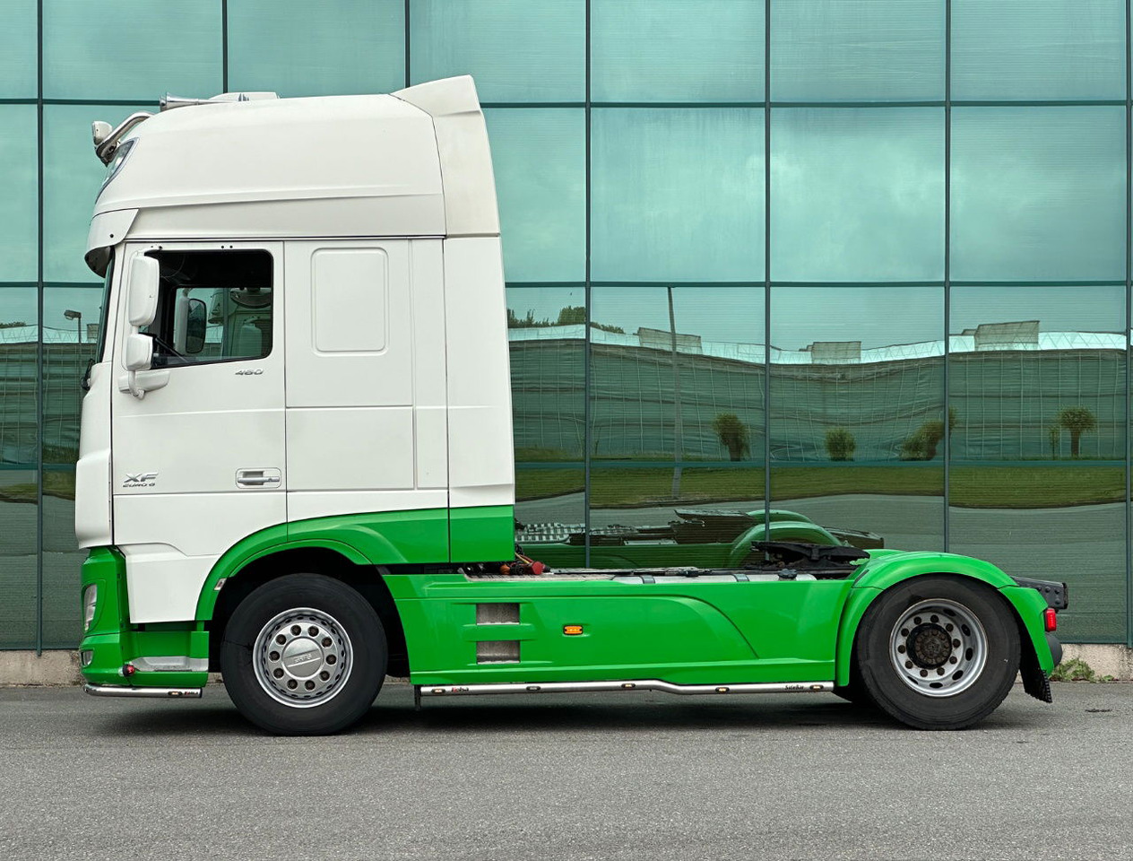 DAF XF 460 FT SSC 684.000 KM TRS Genset NEW Tacho Full Options TOP Condition NL - Sadulveok: pilt 2 DAF XF 460 FT SSC 684.000 KM TRS Genset NEW Tacho Full Options TOP Condition NL - Sadulveok: pilt 2