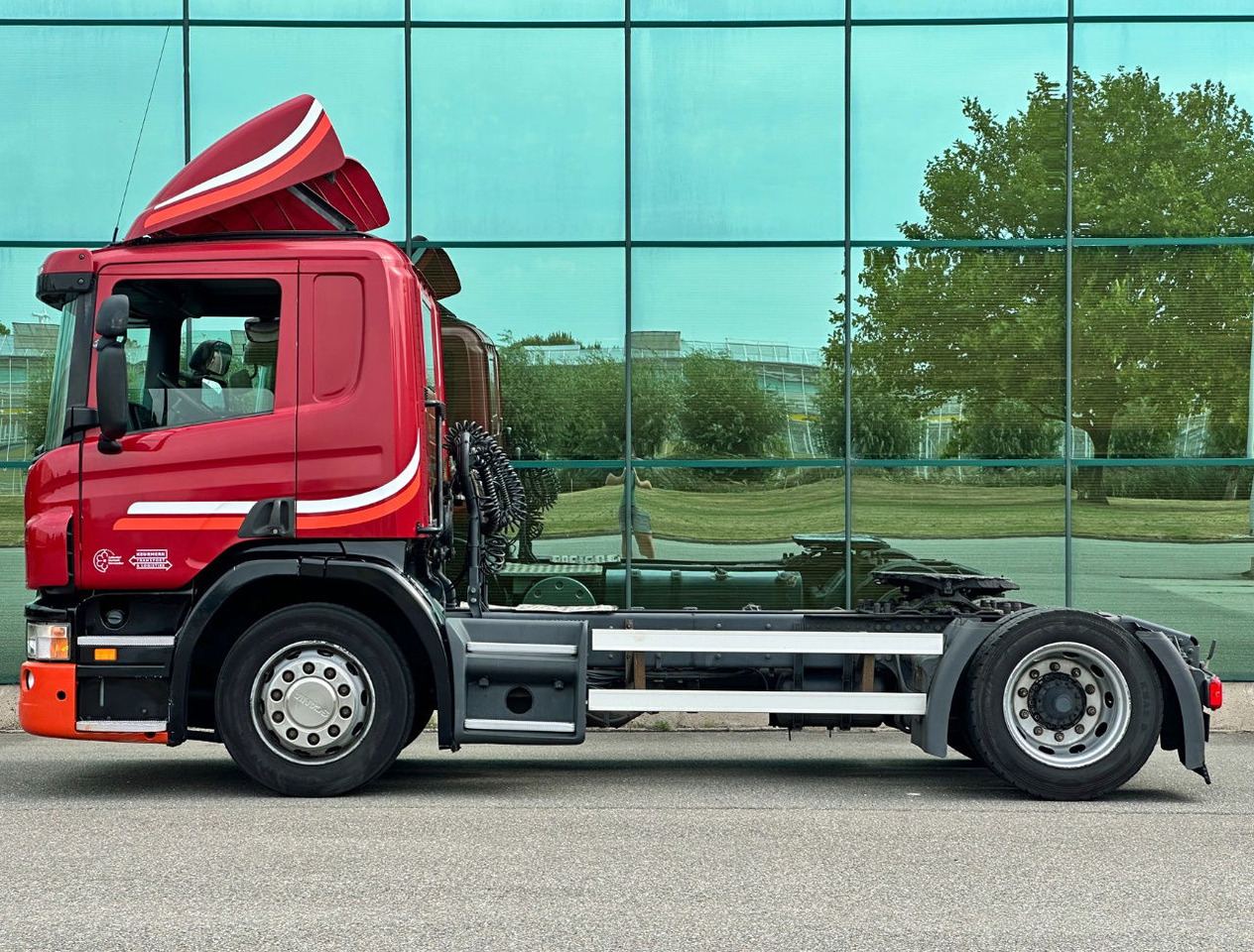 Scania P320 Euro 5 Full AIR DAY CAB LOW Deck 615.000 KM Holland Truck - Sadulveok: pilt 2 Scania P320 Euro 5 Full AIR DAY CAB LOW Deck 615.000 KM Holland Truck - Sadulveok: pilt 2