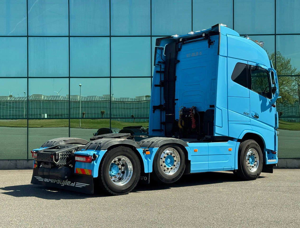 Volvo FH 500 6X2 Full AIR 671.000 KM 2x Tanks TOP Condition NL Truck - Sadulveok: pilt 4 Volvo FH 500 6X2 Full AIR 671.000 KM 2x Tanks TOP Condition NL Truck - Sadulveok: pilt 4