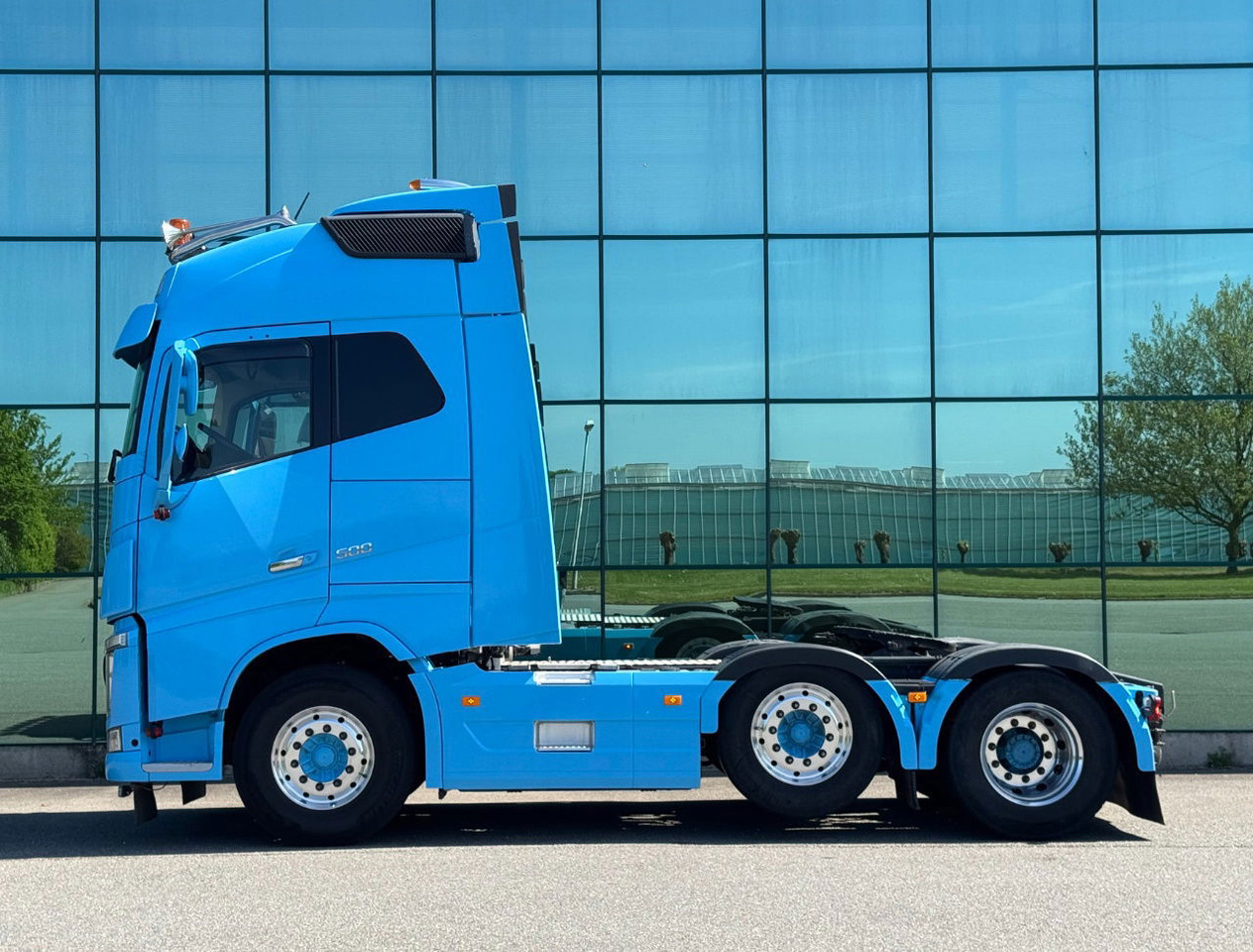 Volvo FH 500 6X2 Full AIR 671.000 KM 2x Tanks TOP Condition NL Truck - Sadulveok: pilt 2 Volvo FH 500 6X2 Full AIR 671.000 KM 2x Tanks TOP Condition NL Truck - Sadulveok: pilt 2