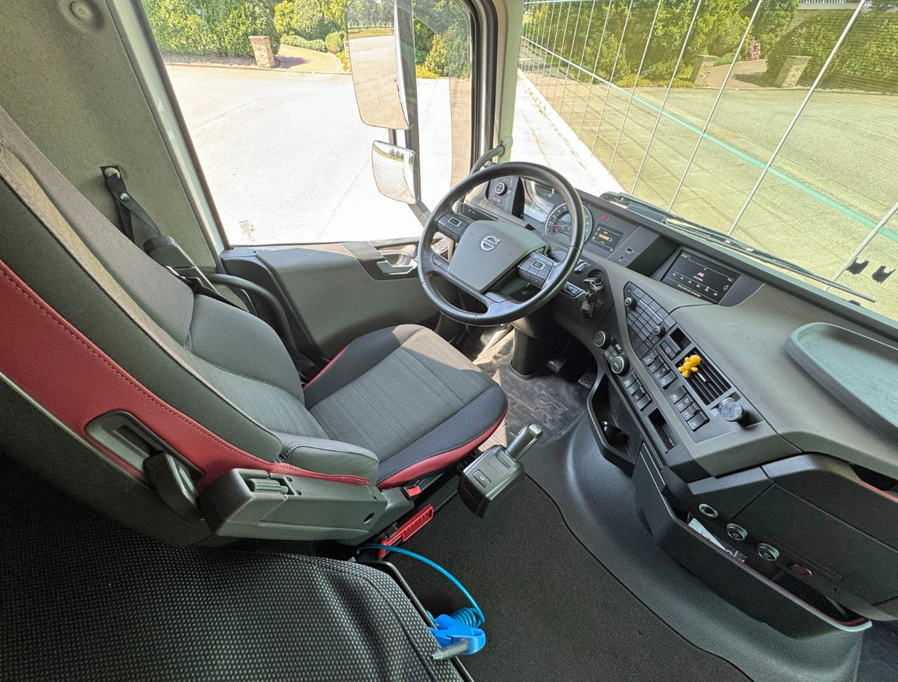 Sadulveok Volvo FH 500 6X2 Globetrotter 2x Tanks Only 667.000 KM Super Condition NL Truck: pilt 8