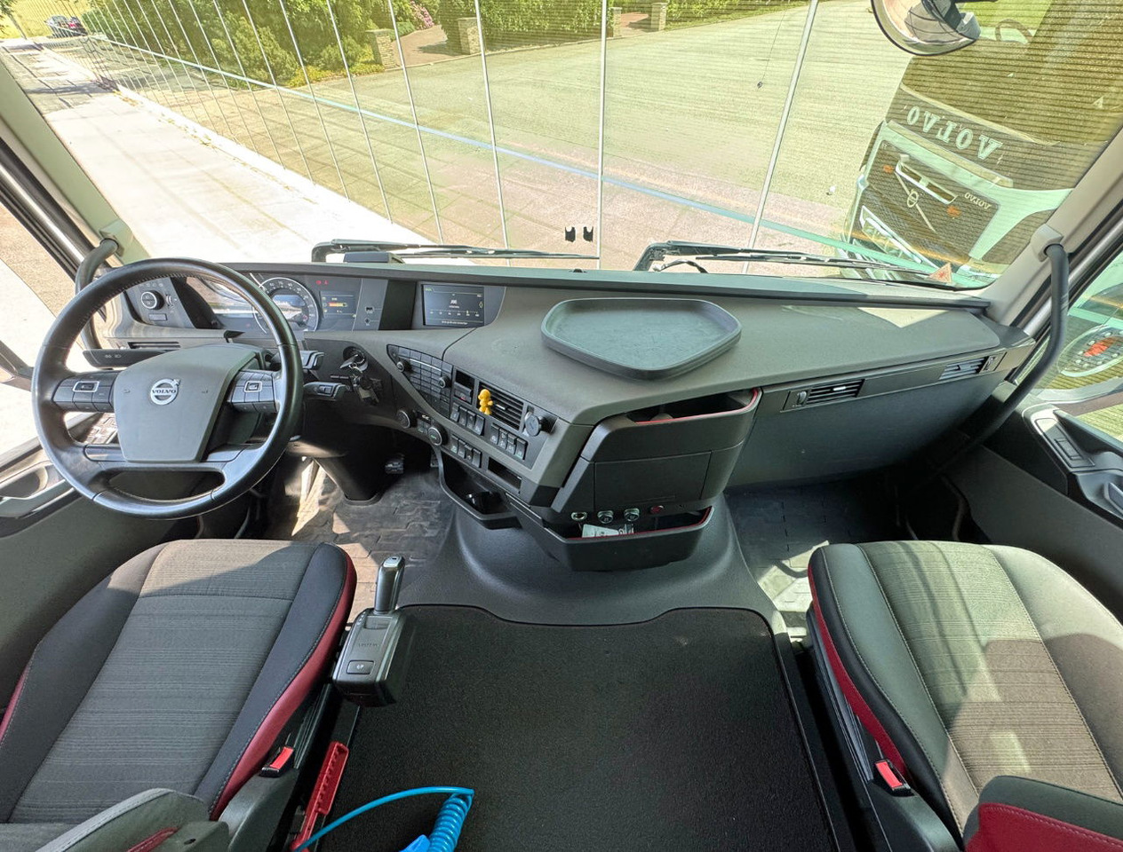 Sadulveok Volvo FH 500 6X2 Globetrotter 2x Tanks Only 667.000 KM Super Condition NL Truck: pilt 9