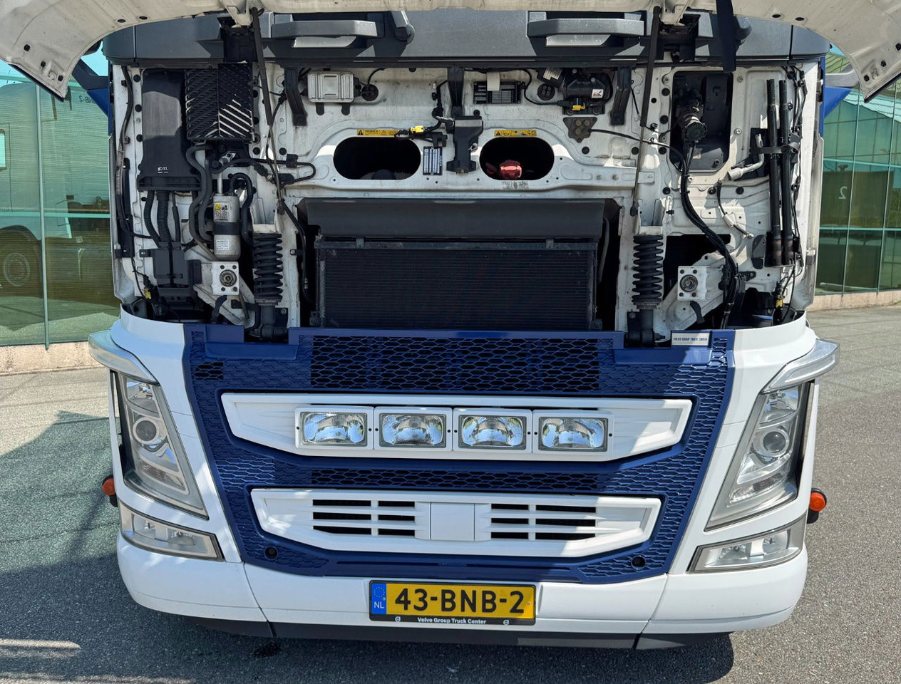Sadulveok Volvo FH 500 6X2 Globetrotter 2x Tanks Only 667.000 KM Super Condition NL Truck: pilt 27