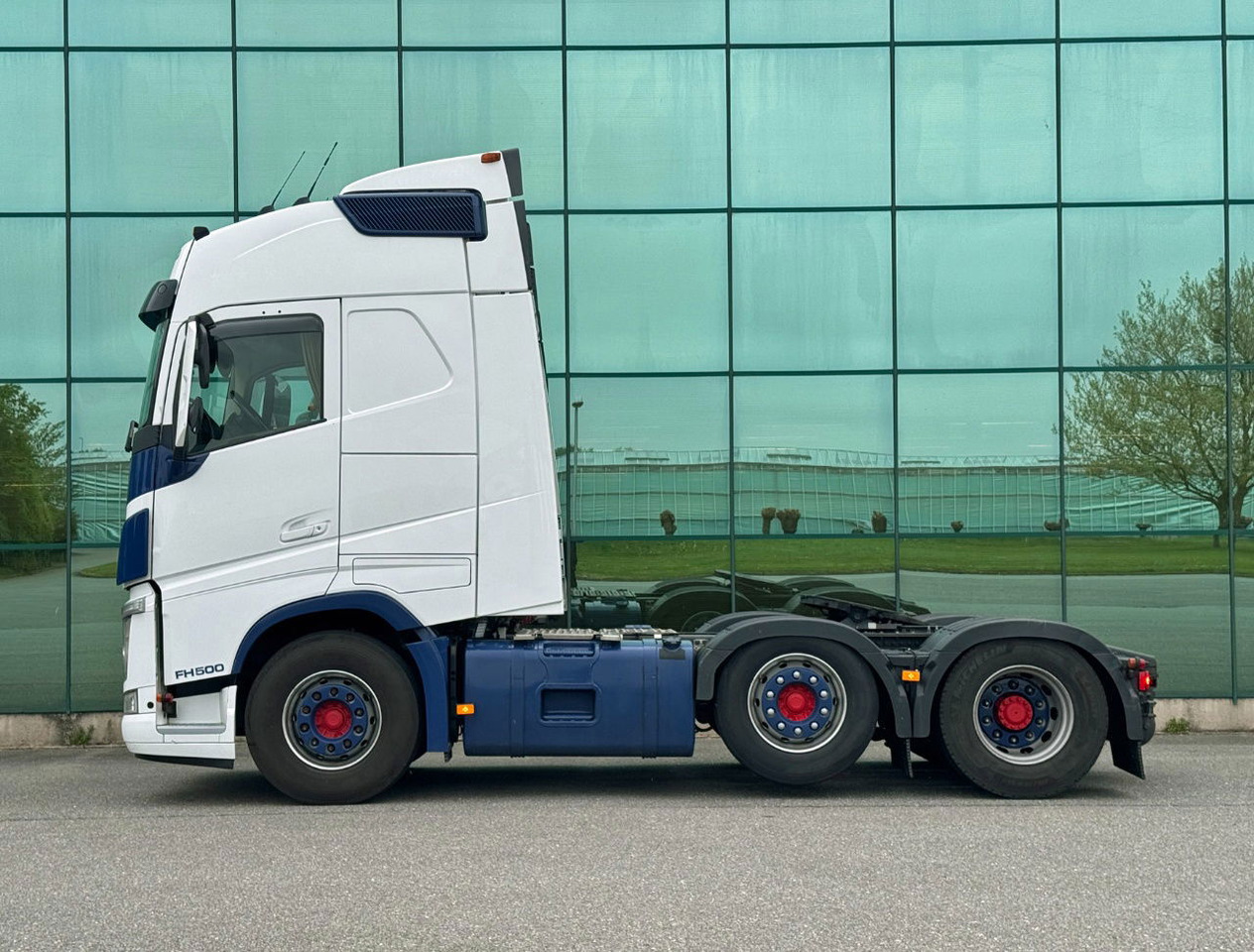 Volvo FH Globetrotter 6X2 701.000 KM Super Condition NL Truck - Sadulveok: pilt 2 Volvo FH Globetrotter 6X2 701.000 KM Super Condition NL Truck - Sadulveok: pilt 2