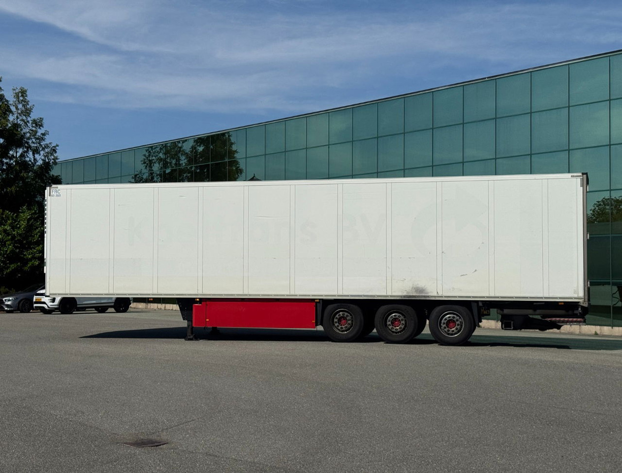 Schmitz Cargobull SCBS3B 270 CM High Flower Wide Liftaxle Tail Lift NL Trailer 6 - Külmutiga poolhaagis: pilt 2 Schmitz Cargobull SCBS3B 270 CM High Flower Wide Liftaxle Tail Lift NL Trailer 6 - Külmutiga poolhaagis: pilt 2