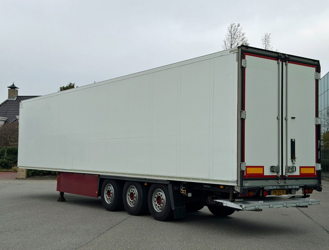 Schmitz Cargobull SCBS3B Thermo King SLX BI Multi Temp 270 C High Flowerwide Lift TOP Condition NL Trailer - Külmutiga poolhaagis: pilt 3 Schmitz Cargobull SCBS3B Thermo King SLX BI Multi Temp 270 C High Flowerwide Lift TOP Condition NL Trailer - Külmutiga poolhaagis: pilt 3