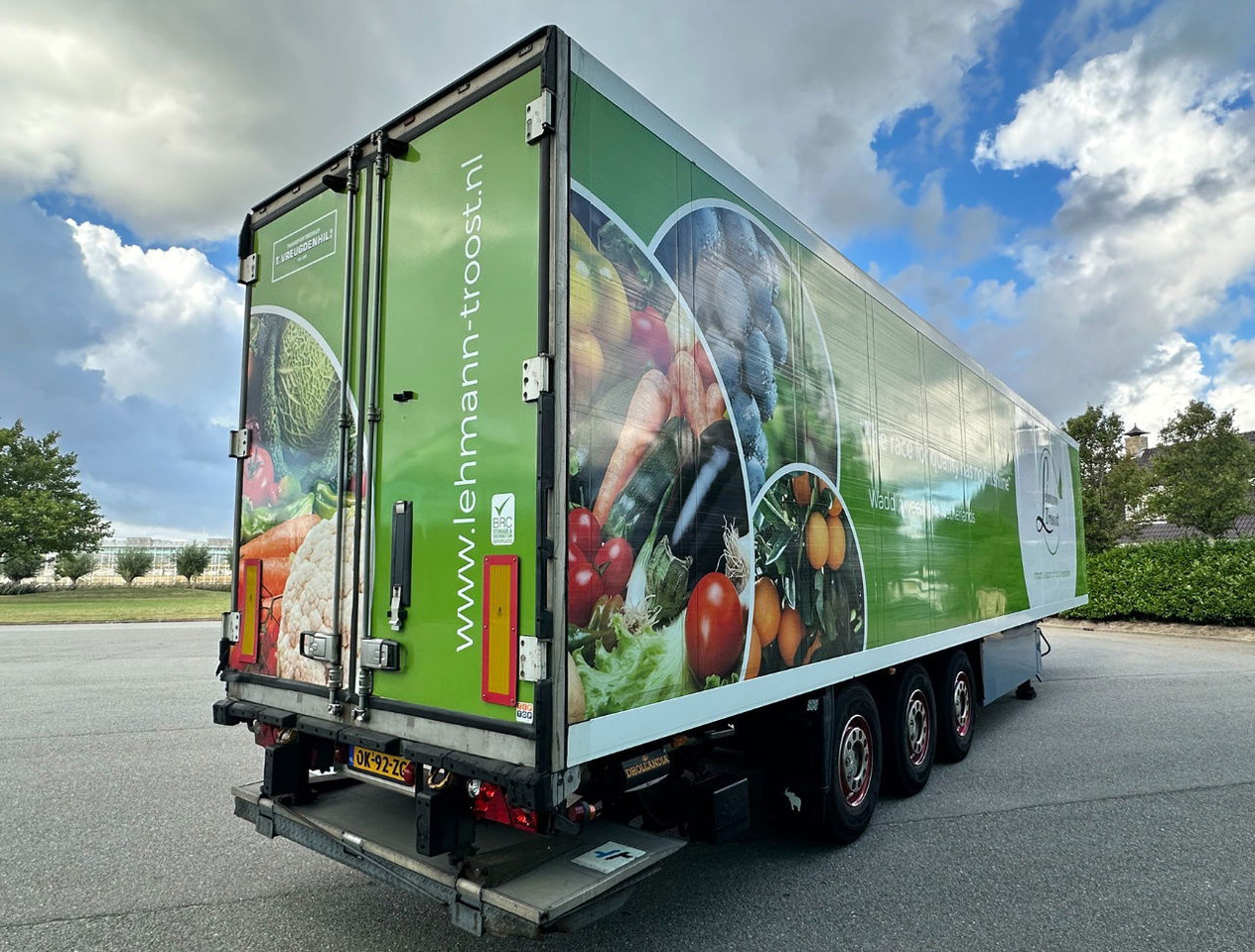 Schmitz Cargobull SKO 24 Thermo King SLX 200 Only 3645 Engine Hours 2X Lift Axle Flowerwide 270 CM High Inside Tail Lift NL-Trailer - Külmutiga poolhaagis: pilt 4 Schmitz Cargobull SKO 24 Thermo King SLX 200 Only 3645 Engine Hours 2X Lift Axle Flowerwide 270 CM High Inside Tail Lift NL-Trailer - Külmutiga poolhaagis: pilt 4