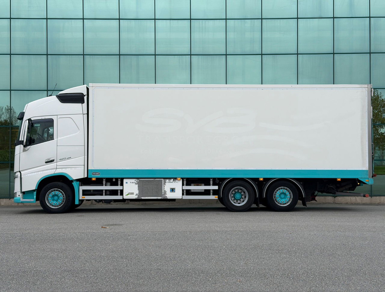 Volvo FH 420 6X2 Globetrotter Heiwo BOX 875 x 250 x 272 CM IN Thermo King T-800 490.000 KM TOP Condition NL Truck - Külmutiga veoauto: pilt 2 Volvo FH 420 6X2 Globetrotter Heiwo BOX 875 x 250 x 272 CM IN Thermo King T-800 490.000 KM TOP Condition NL Truck - Külmutiga veoauto: pilt 2