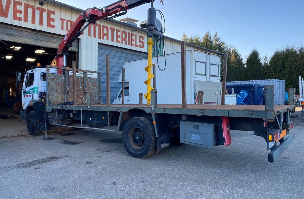 Camions 4x4 tarieres ex EDF pour plantation poteaux betons ou bois - Ehitusmasinad, Veoauto: pilt 5 Camions 4x4 tarieres ex EDF pour plantation poteaux betons ou bois - Ehitusmasinad, Veoauto: pilt 5