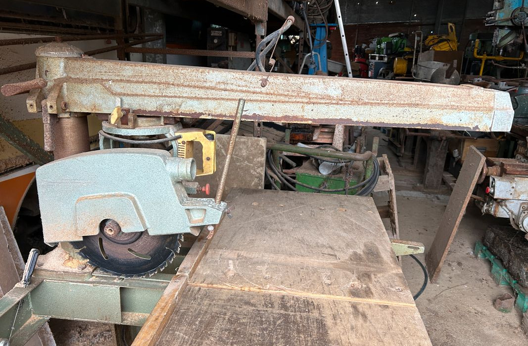Transporteurs à roulleaux , Cadreuse hydraulique Guilliet ,Scie à ruban ,Scie radiale ,scie circulaire à Bois à Metals - Tööstusmasin: pilt 3 Transporteurs à roulleaux , Cadreuse hydraulique Guilliet ,Scie à ruban ,Scie radiale ,scie circulaire à Bois à Metals - Tööstusmasin: pilt 3