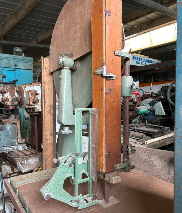 Transporteurs à roulleaux , Cadreuse hydraulique Guilliet ,Scie à ruban ,Scie radiale ,scie circulaire à Bois à Metals - Tööstusmasin: pilt 2 Transporteurs à roulleaux , Cadreuse hydraulique Guilliet ,Scie à ruban ,Scie radiale ,scie circulaire à Bois à Metals - Tööstusmasin: pilt 2