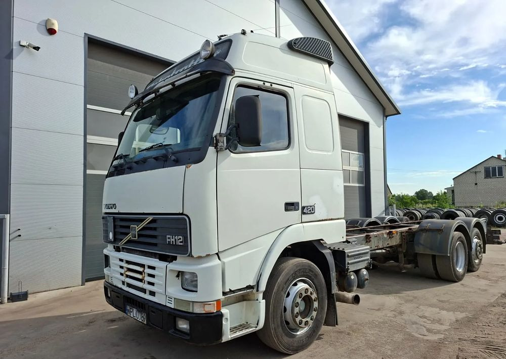 Volvo FH 420 6x2 - Kabiinišassiiga veoauto: pilt 1 Volvo FH 420 6x2 - Kabiinišassiiga veoauto: pilt 1