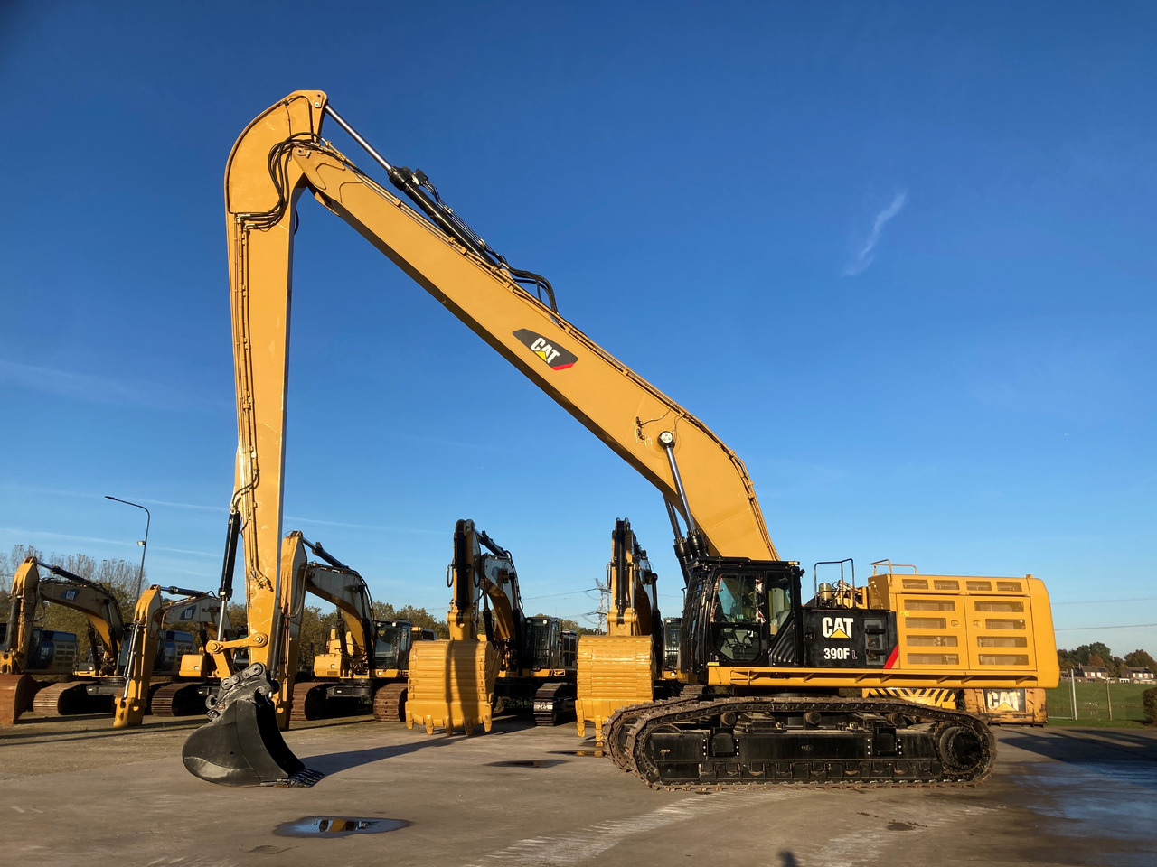 CATERPILLAR 390F Long Reach (coming in) - Lintekskavaator: pilt 1 CATERPILLAR 390F Long Reach (coming in) - Lintekskavaator: pilt 1