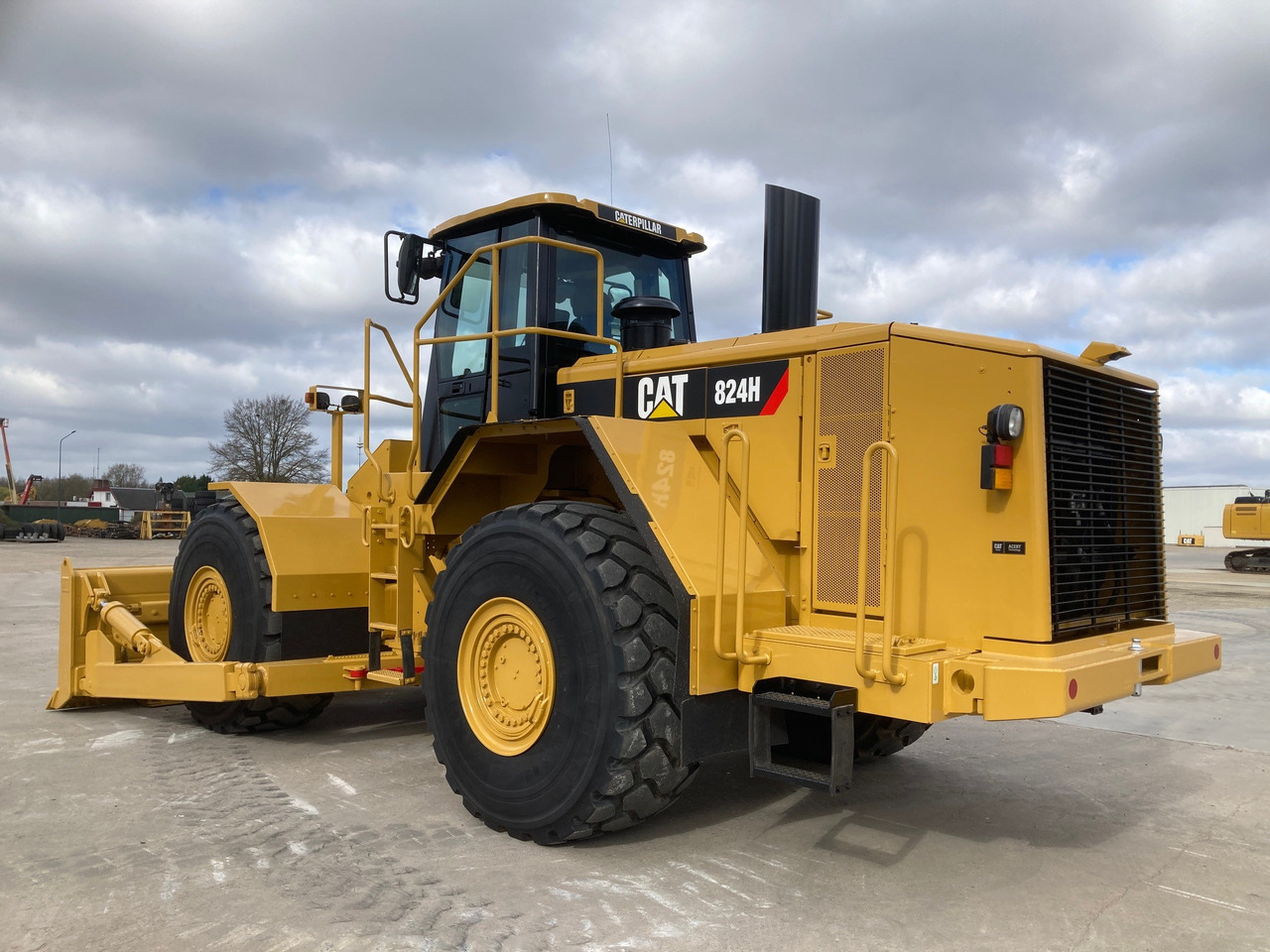 CATERPILLAR 824H - Buldooser: pilt 1 CATERPILLAR 824H - Buldooser: pilt 1