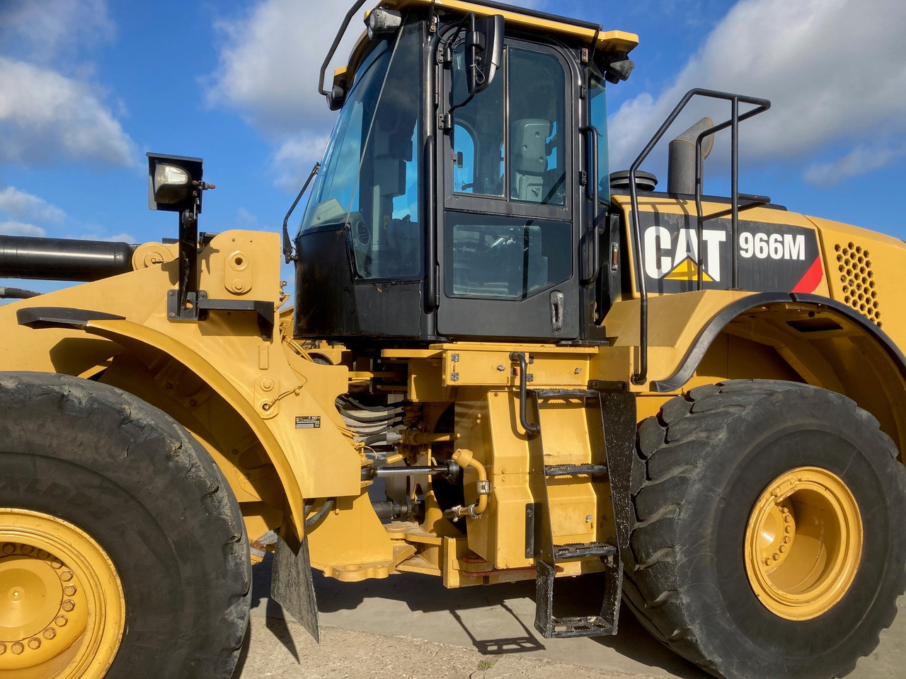 CATERPILLAR 966M - Rataslaadur: pilt 2 CATERPILLAR 966M - Rataslaadur: pilt 2