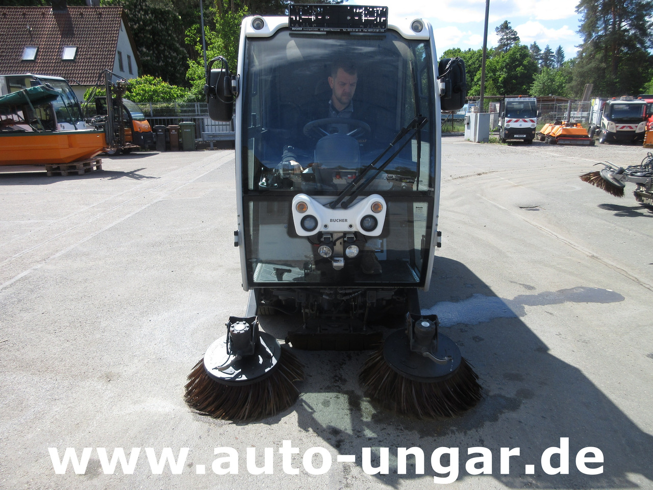BUCHER CC 1000 Kleinkehrmaschine CityCat 4-Rad Lenkung - Tööstuslik kuivpühkimismasin: pilt 4 BUCHER CC 1000 Kleinkehrmaschine CityCat 4-Rad Lenkung - Tööstuslik kuivpühkimismasin: pilt 4