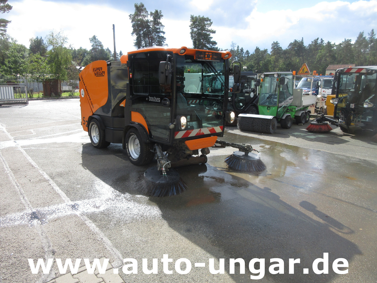 Boschung S2 Küpper-Weisser Kehrmaschine Urban Sweeper 2m³ Knicklenkung 40km/h - Tänavapühkimismasin: pilt 1 Boschung S2 Küpper-Weisser Kehrmaschine Urban Sweeper 2m³ Knicklenkung 40km/h - Tänavapühkimismasin: pilt 1