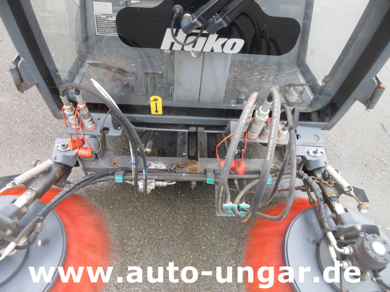 Hako Citymaster 4x4 CM1250 Knicklenkung Kehrmaschine streetsweper Kommunalfahrzeug - Tänavapühkimismasin: pilt 4 Hako Citymaster 4x4 CM1250 Knicklenkung Kehrmaschine streetsweper Kommunalfahrzeug - Tänavapühkimismasin: pilt 4