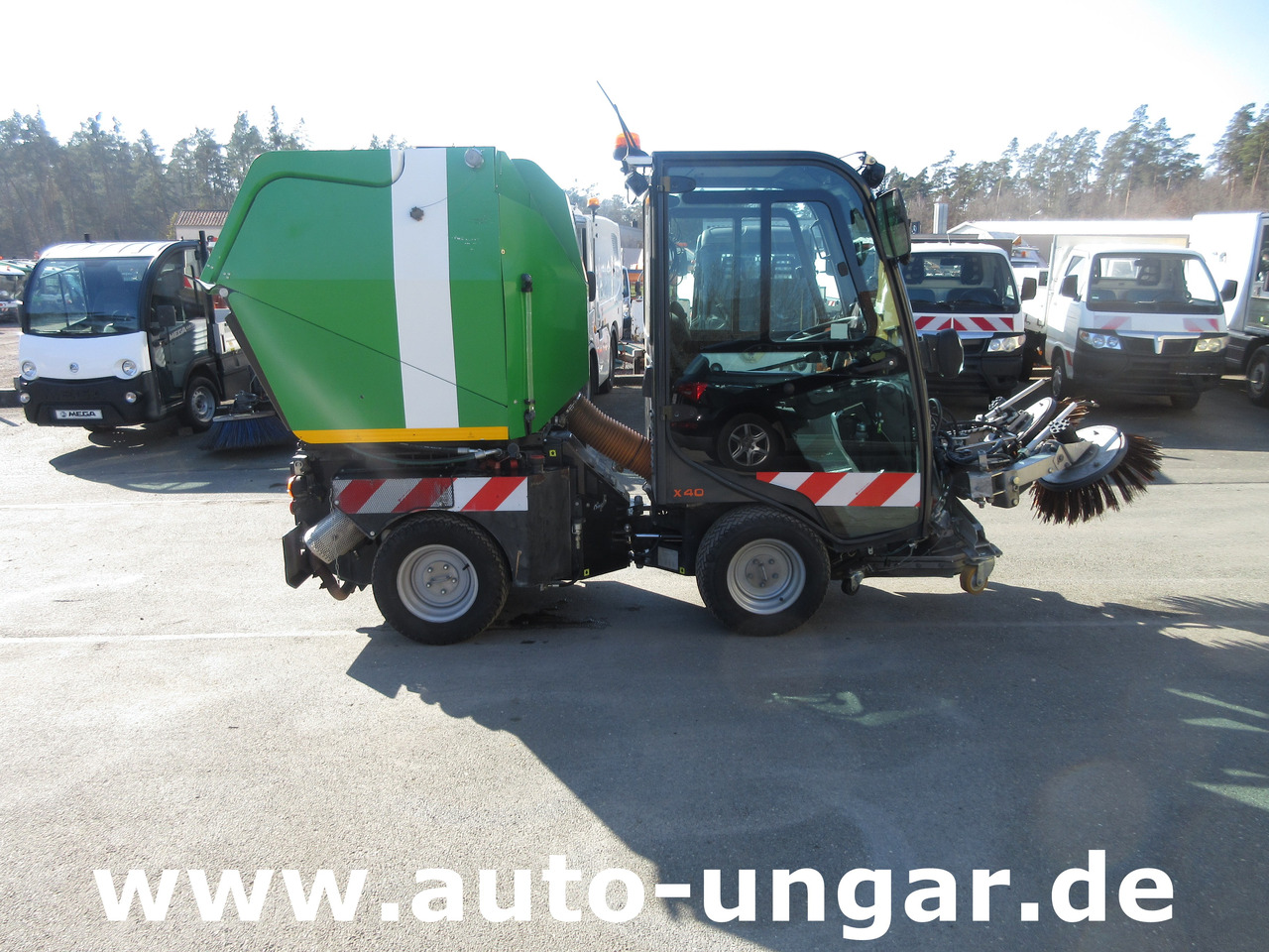 Holder X40 / X45 Baujahr 2017 Knicklenkung Kehraufbau 4x4 Kommunalhydraulik Frontheber - Tänavapühkimismasin: pilt 3 Holder X40 / X45 Baujahr 2017 Knicklenkung Kehraufbau 4x4 Kommunalhydraulik Frontheber - Tänavapühkimismasin: pilt 3