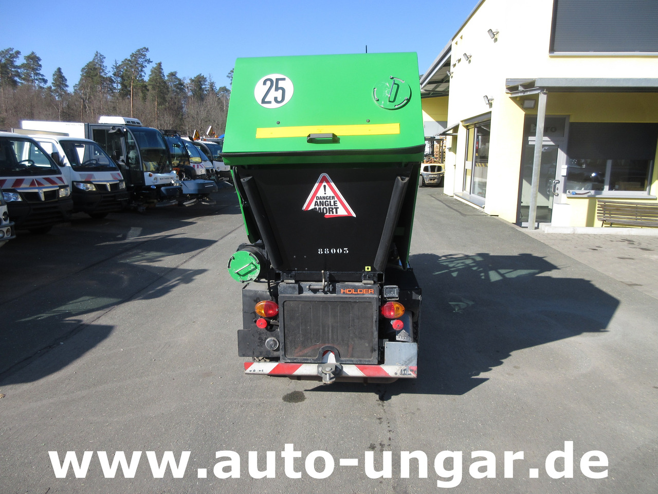 Holder X40 / X45 Baujahr 2017 Knicklenkung Kehraufbau 4x4 Kommunalhydraulik Frontheber - Tänavapühkimismasin: pilt 4 Holder X40 / X45 Baujahr 2017 Knicklenkung Kehraufbau 4x4 Kommunalhydraulik Frontheber - Tänavapühkimismasin: pilt 4
